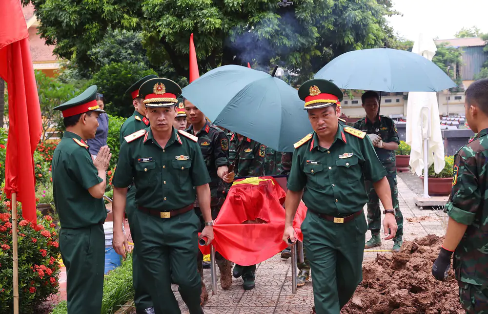 Hà Nội đẩy nhanh tiến độ lấy mẫu hài cốt liệt sĩ - Ảnh 7. Hà Nội đẩy nhanh tiến độ lấy mẫu hài cốt liệt sĩ - Ảnh 7.