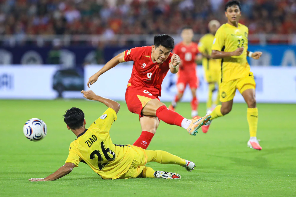 Cập nhật chung kết Việt Nam vs Thái Lan ngày 20/8: Đình Bắc được vinh danh sau trận thắng Malaysia - Ảnh 1.