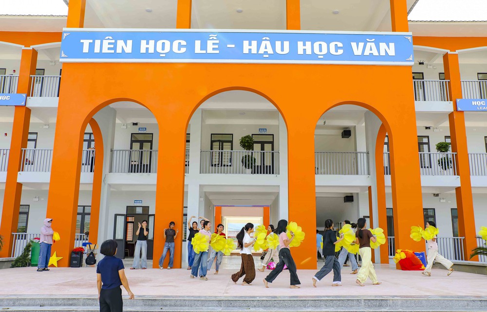 Những ngôi trường mới nơi biên giới Điện Biên - Ảnh 13.