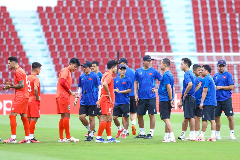 Xuân Son trở lại Rajamangala, Văn Vĩ báo tin vui cho HLV Kim Sang Sik - Ảnh 1.