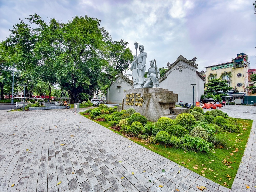 Hà Nội: Toàn cảnh Tượng đài "Quyết tử để Tổ quốc quyết sinh" trước ngày di dời - Ảnh 2. Hà Nội: Toàn cảnh Tượng đài "Quyết tử để Tổ quốc quyết sinh" trước ngày di dời - Ảnh 2.