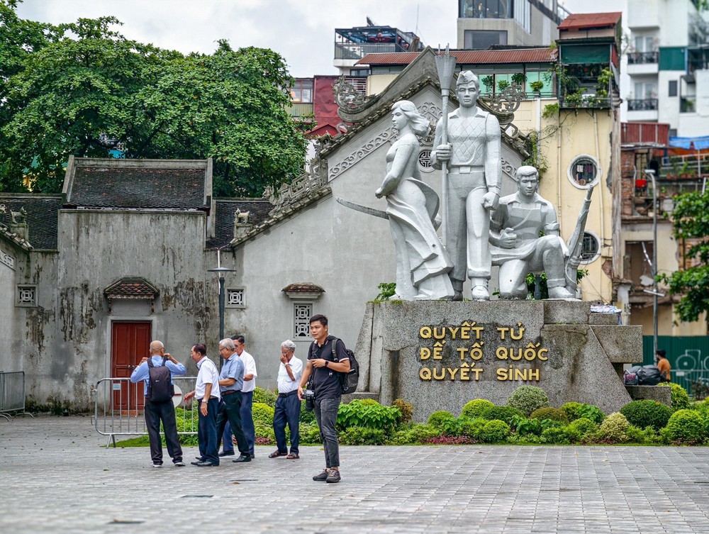 Hà Nội: Toàn cảnh Tượng đài "Quyết tử để Tổ quốc quyết sinh" trước ngày di dời - Ảnh 5. Hà Nội: Toàn cảnh Tượng đài "Quyết tử để Tổ quốc quyết sinh" trước ngày di dời - Ảnh 5.