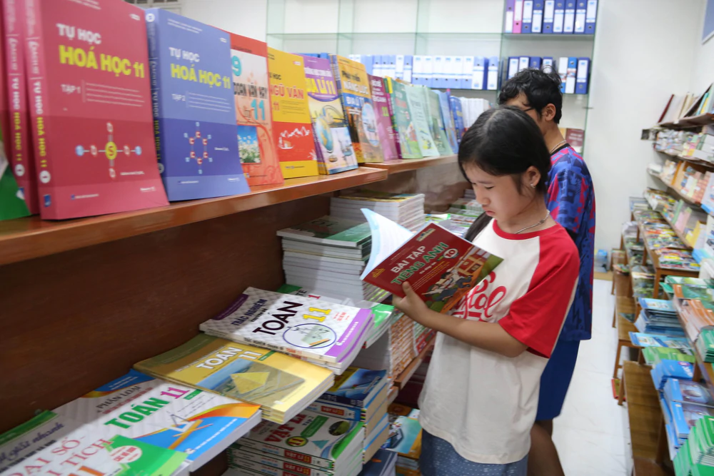 Không để phát sinh tình trạng thiếu sách giáo khoa mà chưa có phương án xử lý - Ảnh 1.