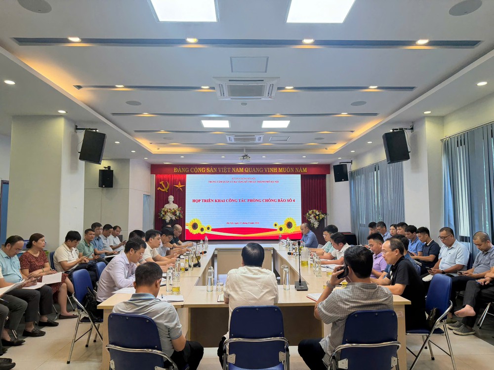 Hà Nội triển khai công tác ứng phó với bão số 4 - Ảnh 1.