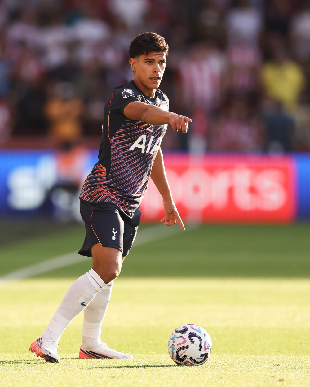 Brentford 3-0 Tottenham: Spurs khởi đầu mùa giải trong thất vọng - Ảnh 1. Brentford 3-0 Tottenham: Spurs khởi đầu mùa giải trong thất vọng - Ảnh 1.