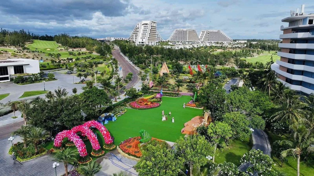 Lễ hội Ngàn hoa đưa sắc màu đại ngàn về phố biển Quy Nhơn - Ảnh 1.