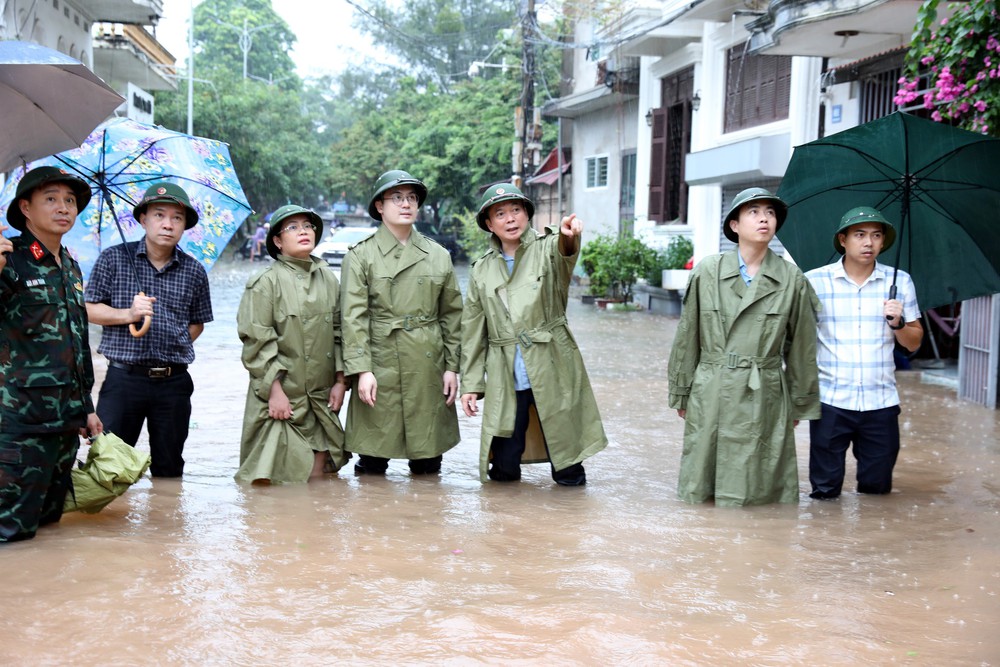 Nước sông Kỳ Cùng tại Lạng Sơn dâng cao, khẩn trương di dời các hộ dân - Ảnh 1.