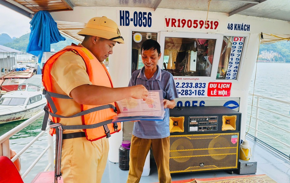 Ứng phó bão số 4: Bộ Xây dựng chỉ đạo khẩn bảo đảm an toàn công trình hạ tầng - Ảnh 2. Ứng phó bão số 4: Bộ Xây dựng chỉ đạo khẩn bảo đảm an toàn công trình hạ tầng - Ảnh 2.