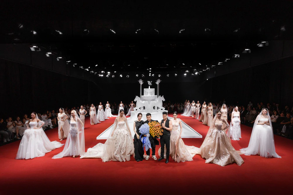 Dàn sao hội tụ trong Việt Nam Wedding Week ngày đầu tiên  - Ảnh 3.