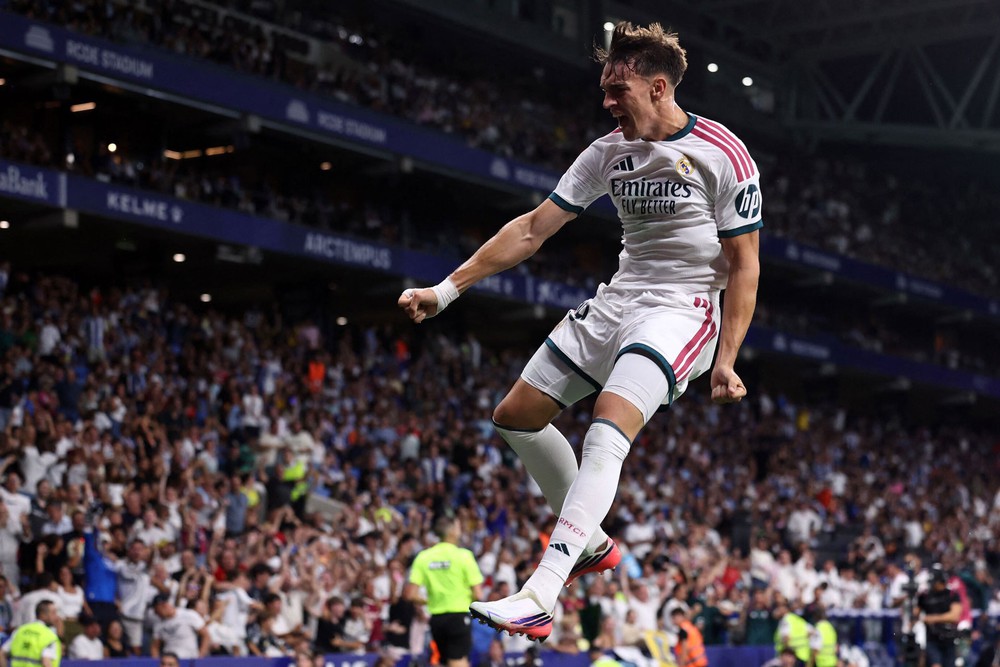 Real Madrid: Món quà bất ngờ cho Mourinho - Ảnh 1. Real Madrid: Món quà bất ngờ cho Mourinho - Ảnh 1.