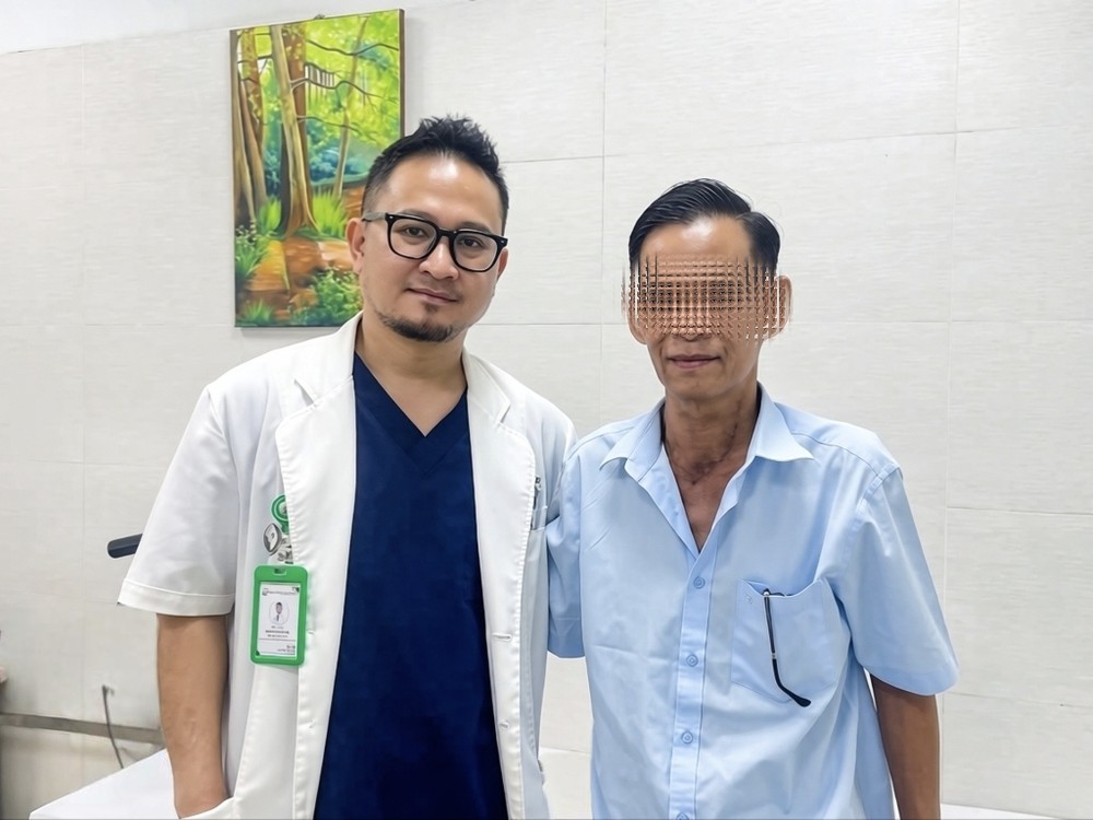 Tái tạo đường ăn cho người bệnh mất dạ dày do uống nhầm thuốc tẩy bồn cầu - Ảnh 2. Tái tạo đường ăn cho người bệnh mất dạ dày do uống nhầm thuốc tẩy bồn cầu - Ảnh 2.