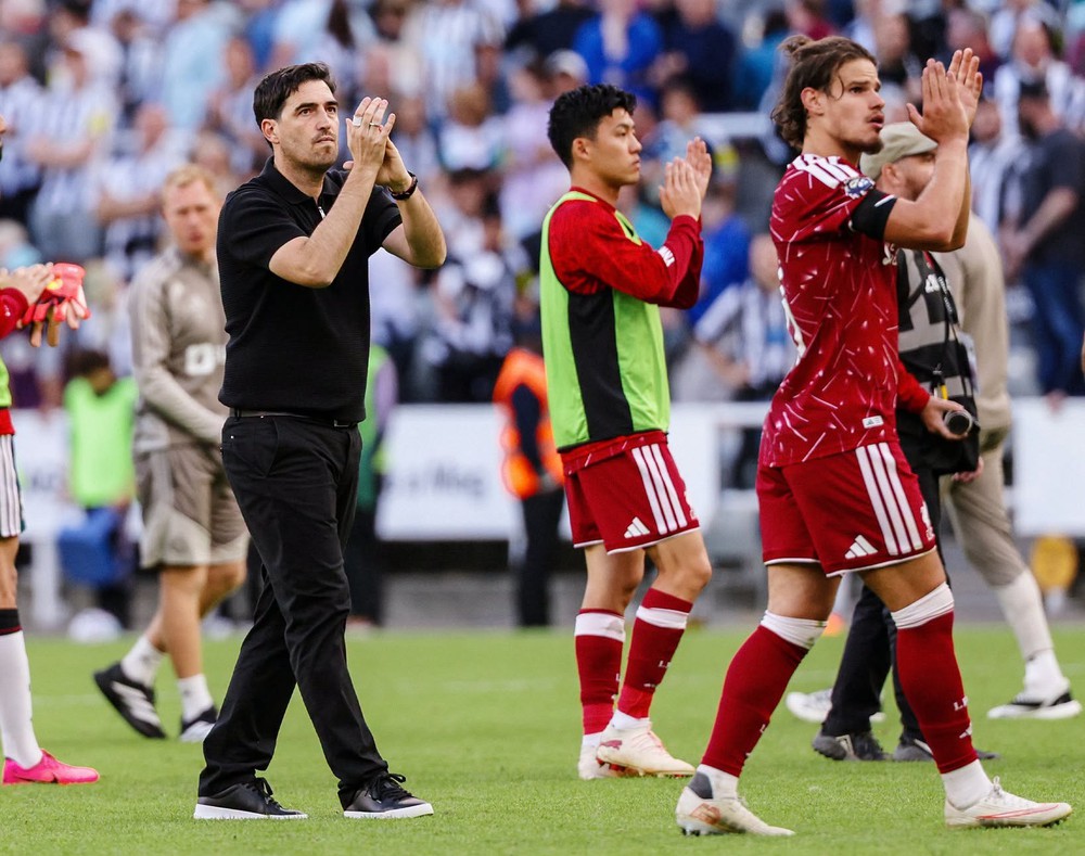 Liverpool hòa Newcastle 2-2: Mùa giải mới, vấn đề cũ - Ảnh 1. Liverpool hòa Newcastle 2-2: Mùa giải mới, vấn đề cũ - Ảnh 1.