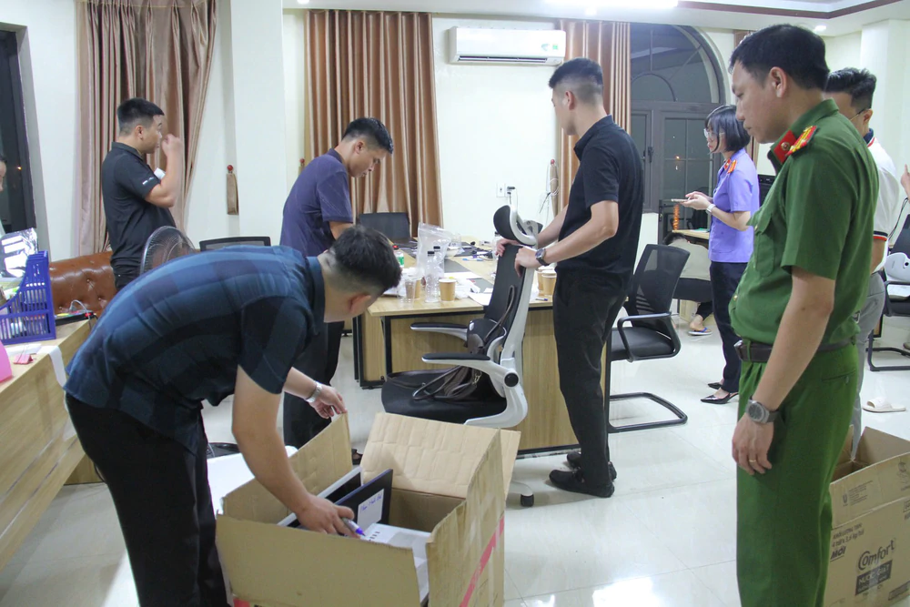 Khởi tố Vũ Hoàng Hải (tên thường gọi Hải SAPA TV) và các cá nhân, tổ chức có liên quan về tội “Lừa dối khách hàng” “Vi phạm quy định về công tác kế toán gây hậu quả nghiêm trọng” - Ảnh 3. Khởi tố Vũ Hoàng Hải (tên thường gọi Hải SAPA TV) và các cá nhân, tổ chức có liên quan về tội “Lừa dối khách hàng” “Vi phạm quy định về công tác kế toán gây hậu quả nghiêm trọng” - Ảnh 3.