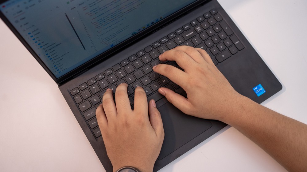 Laptop Dell: Cấu hình có còn mạnh mẽ, bền bỉ đáp ứng tốt yêu cầu - Ảnh 2. Laptop Dell: Cấu hình có còn mạnh mẽ, bền bỉ đáp ứng tốt yêu cầu - Ảnh 2.