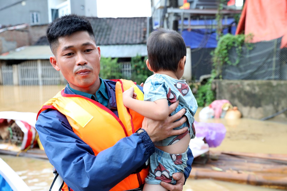 Cận cảnh vùng bị nước lũ chia cắt, cô lập ở Lạng Sơn - Ảnh 10.