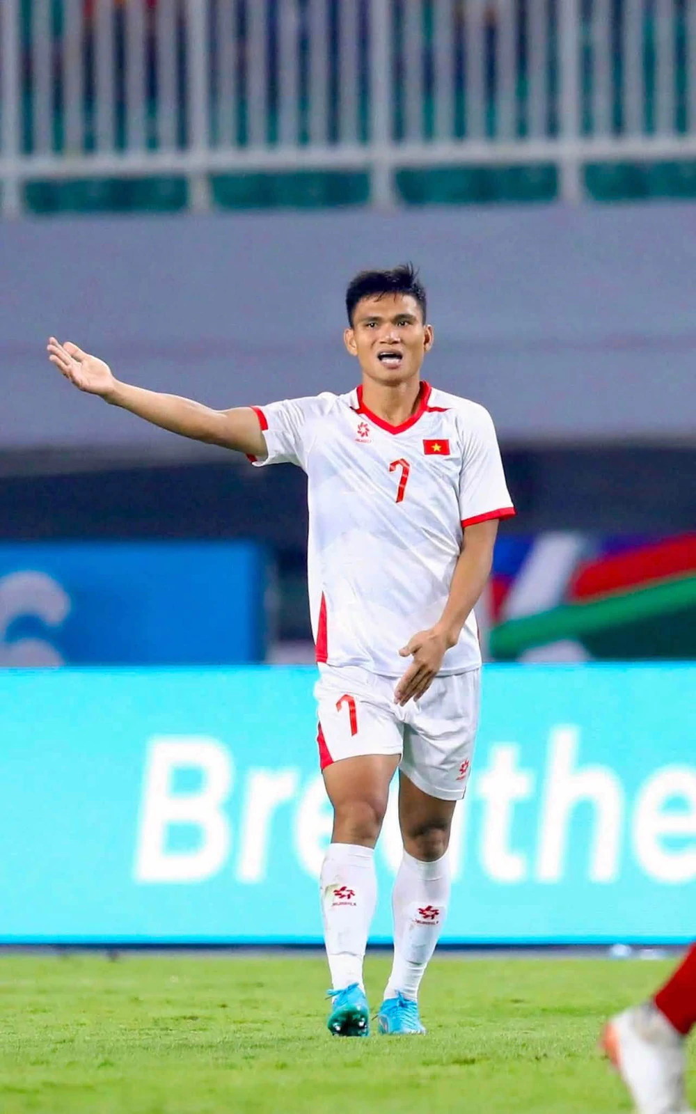 Tuyển Việt Nam đang tiến rất gần tới ngôi vô địch ASEAN Cup 2026 và thành công ấy không thể thiếu đóng góp của hàng phòng ngự trong đó trung vệ Phạm Xuân Mạnh là nhân tố nổi bật. Ảnh: FBNV Tuyển Việt Nam đang tiến rất gần tới ngôi vô địch ASEAN Cup 2026 và thành công ấy không thể thiếu đóng góp của hàng phòng ngự trong đó trung vệ Phạm Xuân Mạnh là nhân tố nổi bật. Ảnh: FBNV