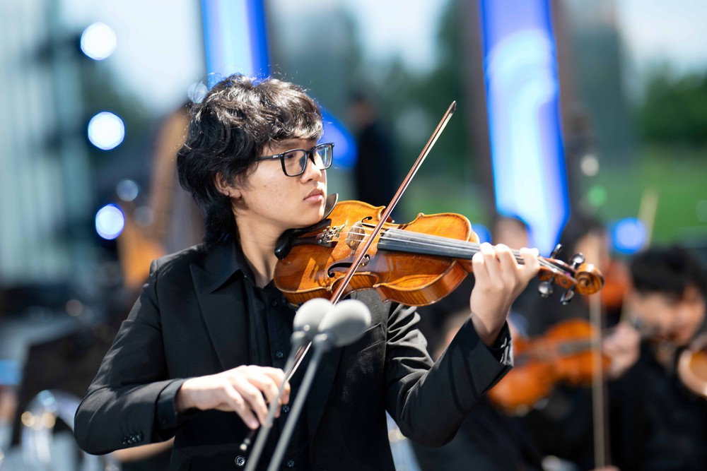 NSND Quốc Hưng: “Khán giả Nga đã dành cho các nghệ sĩ trẻ Việt Nam tình cảm thật đặc biệt” - Ảnh 4. NSND Quốc Hưng: “Khán giả Nga đã dành cho các nghệ sĩ trẻ Việt Nam tình cảm thật đặc biệt” - Ảnh 4.