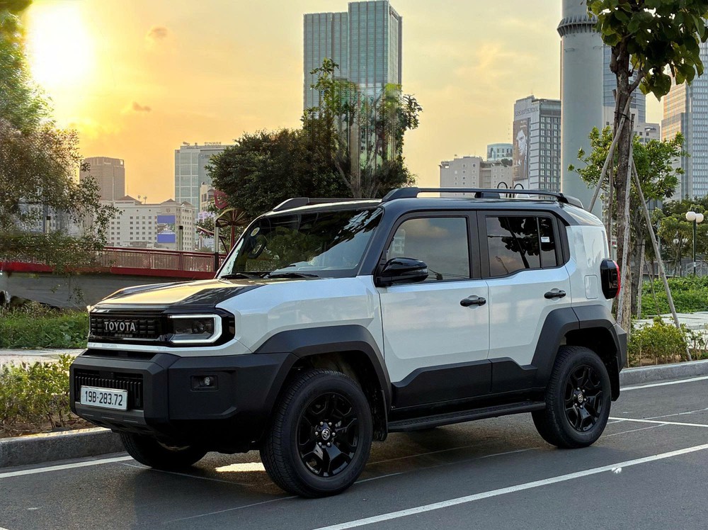 Toyota FJ 1,2 tỷ đồng: Chiếc SUV 5 chỗ hay phong cách sống mang tên Land Cruiser? - Ảnh 1. Toyota FJ 1,2 tỷ đồng: Chiếc SUV 5 chỗ hay phong cách sống mang tên Land Cruiser? - Ảnh 1.