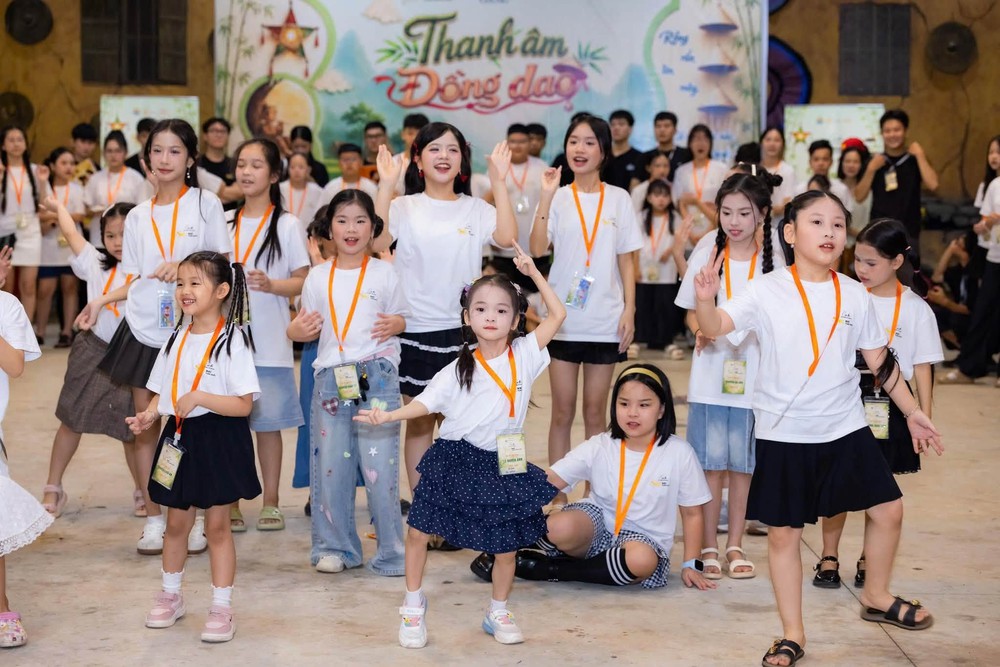 Đánh thức tuổi thơ với "Thanh âm đồng dao" - Ảnh 3. Đánh thức tuổi thơ với "Thanh âm đồng dao" - Ảnh 3.