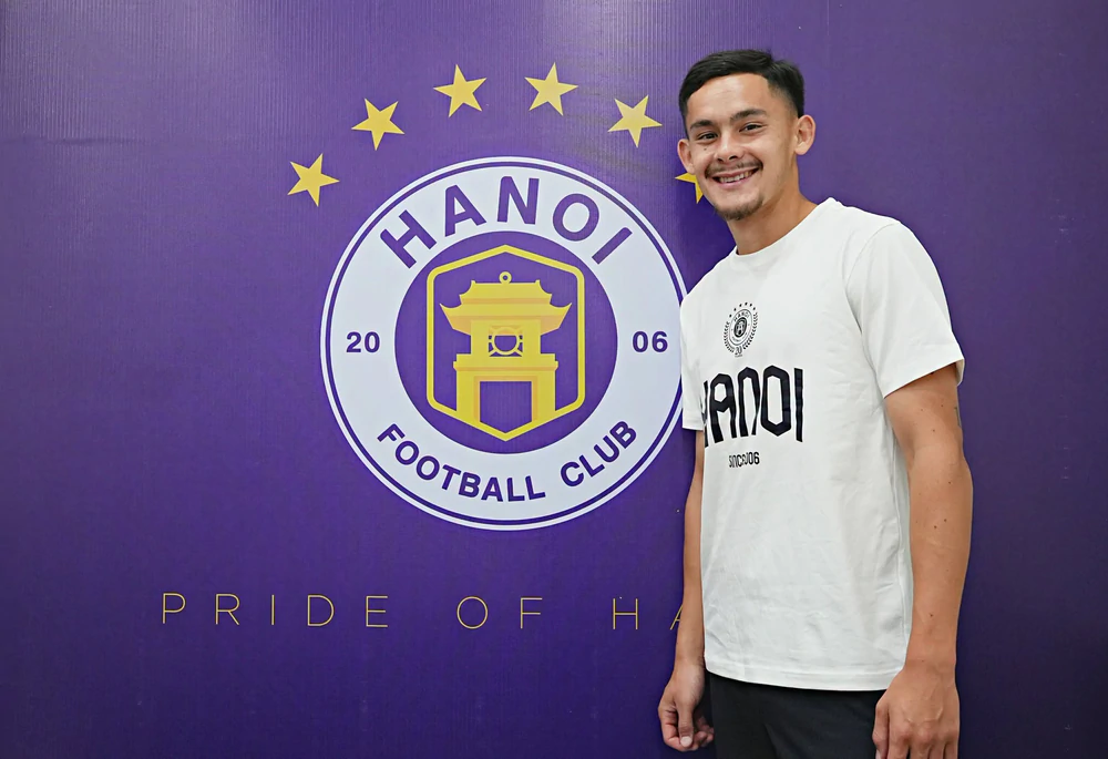 Hà Nội FC chiêu mộ tiền đạo Việt kiều Pháp từng thi đấu tại Ligue 2 - Ảnh 1.