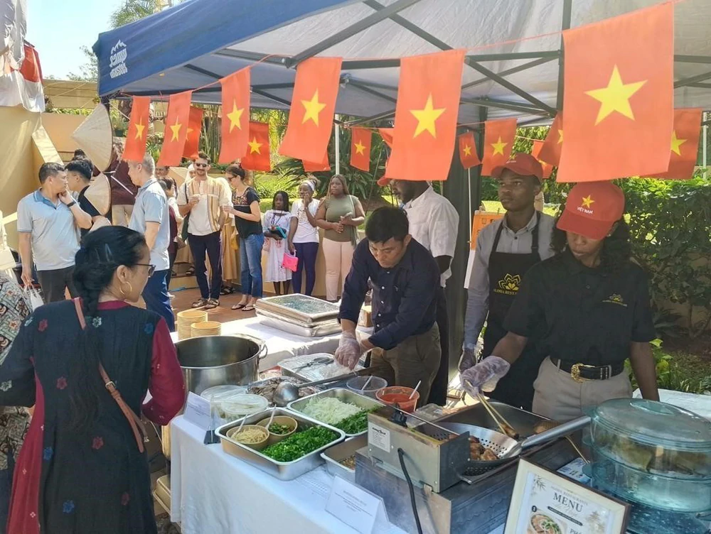 59 năm ASEAN: Lan tỏa hình ảnh ASEAN đa dạng, gắn kết đến bạn bè quốc tế - Ảnh 4. 59 năm ASEAN: Lan tỏa hình ảnh ASEAN đa dạng, gắn kết đến bạn bè quốc tế - Ảnh 4.