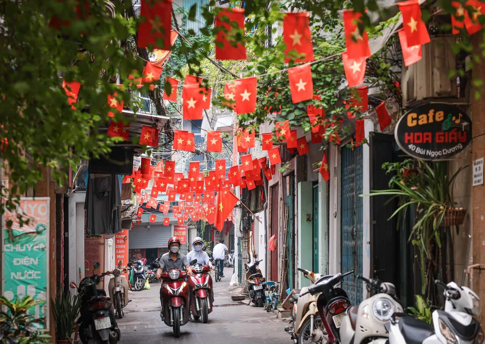Hà Nội tưng bừng không khí chào mừng kỷ niệm 81 năm Quốc khánh 2/9 - Ảnh 10.