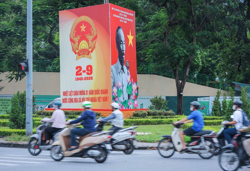 Hà Nội tưng bừng không khí chào mừng kỷ niệm 81 năm Quốc khánh 2/9 - Ảnh 3.