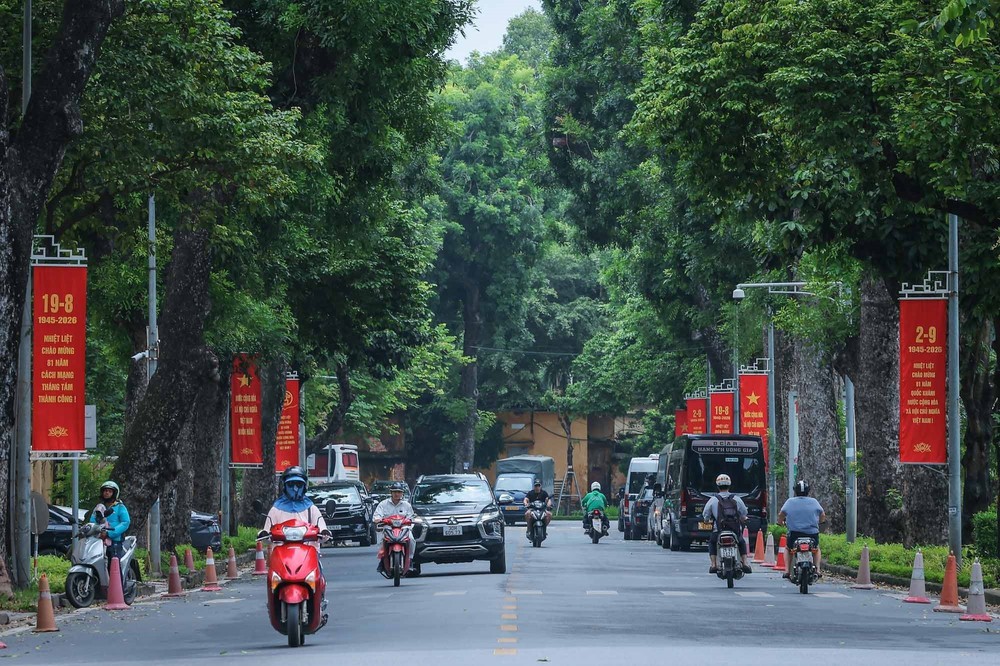Hà Nội tưng bừng không khí chào mừng kỷ niệm 81 năm Quốc khánh 2/9 - Ảnh 2.