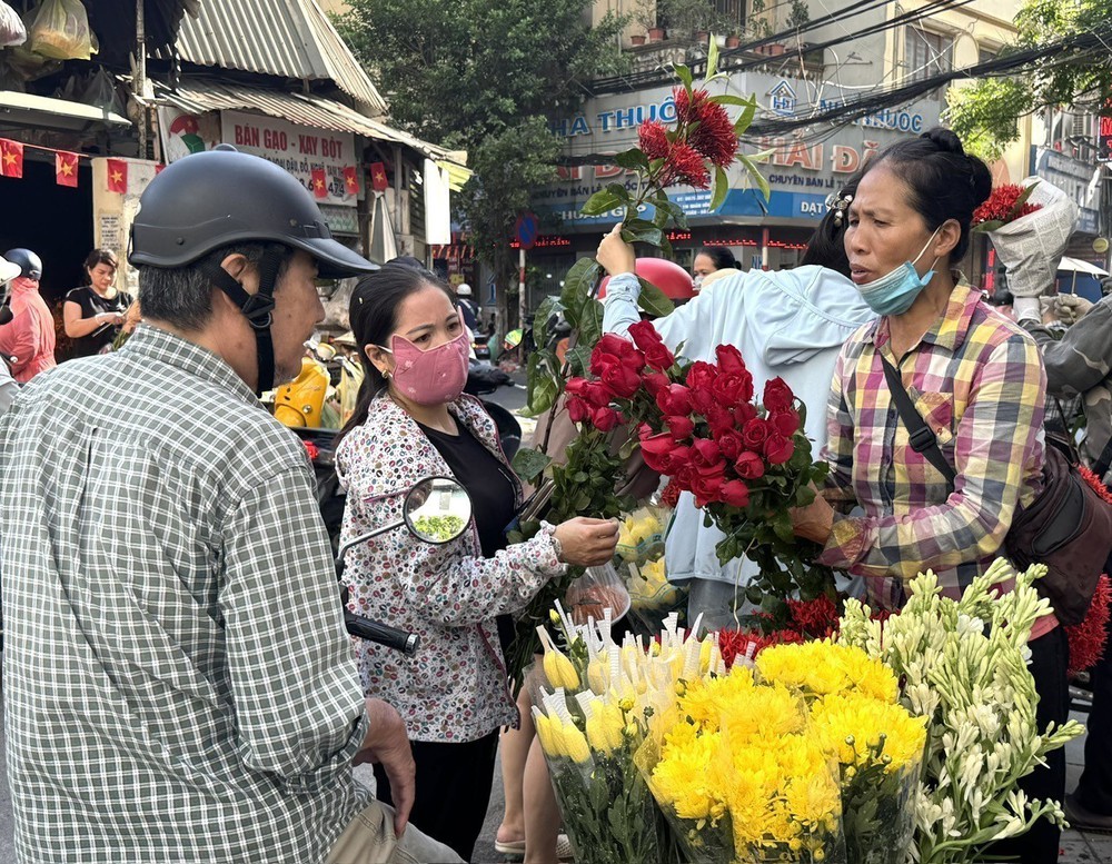 Thị trường lễ Vu Lan: Cỗ chay, dịch vụ trực tuyến hút khách - Ảnh 2. Thị trường lễ Vu Lan: Cỗ chay, dịch vụ trực tuyến hút khách - Ảnh 2.