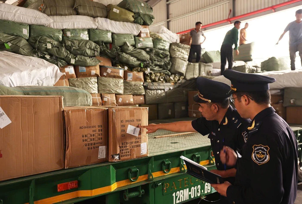 Nghị định mới thêm cơ chế thuận lợi cho doanh nghiệp tự khắc phục sai sót trong khai báo hải quan - Ảnh 1. Nghị định mới thêm cơ chế thuận lợi cho doanh nghiệp tự khắc phục sai sót trong khai báo hải quan - Ảnh 1.