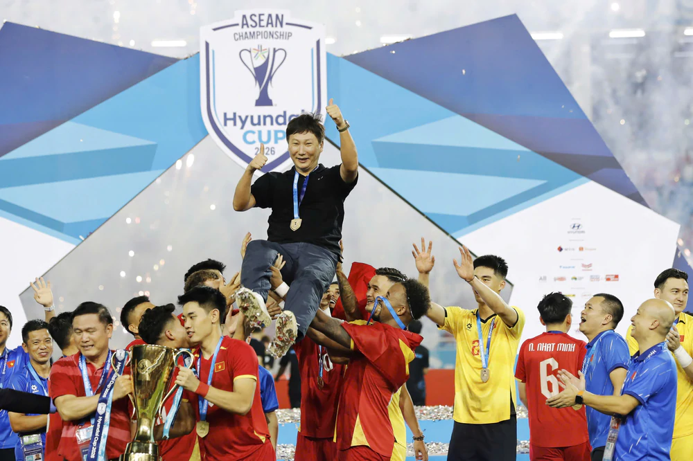 Báo Hàn Quốc tiếp tục ngợi ca 'ma thuật' Kim Sang Sik, cảnh báo đội nhà khi chung bảng với Việt Nam - Ảnh 2.