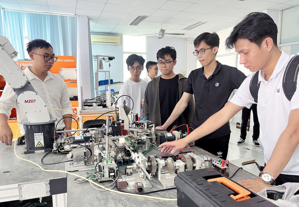 Đề xuất chính sách mới hỗ trợ người học, giảng viên đi học tập, nghiên cứu ở nước ngoài - Ảnh 1. Đề xuất chính sách mới hỗ trợ người học, giảng viên đi học tập, nghiên cứu ở nước ngoài - Ảnh 1.