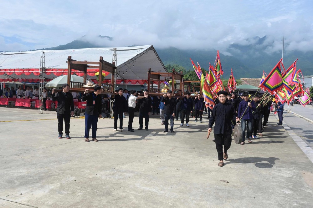 Làng du lịch cộng đồng hàng đầu năm 2025: Vẻ đẹp bình dị của bản làng nơi rẻo cao Tây Bắc - Ảnh 1.