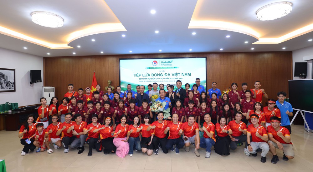 Bóng đá Việt Nam được "tiếp lửa" trước thềm Asiad 2026 - Ảnh 2. Bóng đá Việt Nam được "tiếp lửa" trước thềm Asiad 2026 - Ảnh 2.