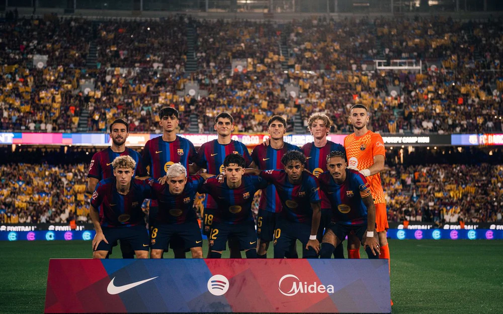 Rodri ra mắt, Barcelona giành chiến thắng với tỉ lệ cầm bóng tới 70% - Ảnh 1. Rodri ra mắt, Barcelona giành chiến thắng với tỉ lệ cầm bóng tới 70% - Ảnh 1.