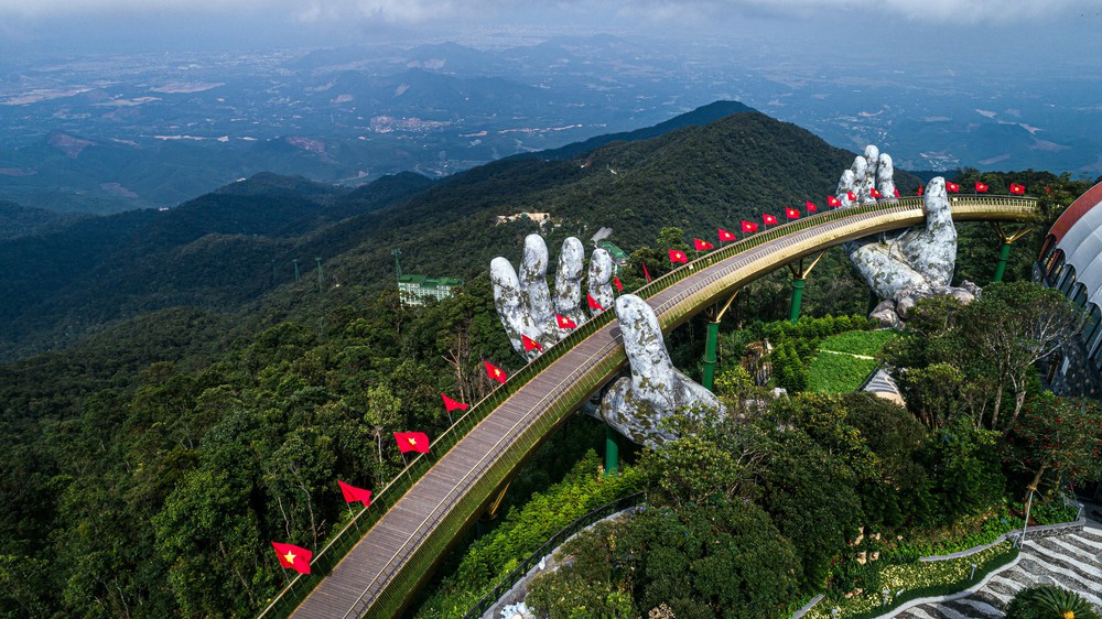 Vì sao Bà Nà là điểm đến "must go" tại Đà Nẵng dịp Tết Độc lập 2/9 - Ảnh 1. Vì sao Bà Nà là điểm đến "must go" tại Đà Nẵng dịp Tết Độc lập 2/9 - Ảnh 1.