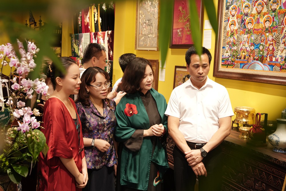 Lan tỏa nghề thủ công, đánh thức sức sống mới của làng nghề - Ảnh 1. Lan tỏa nghề thủ công, đánh thức sức sống mới của làng nghề - Ảnh 1.