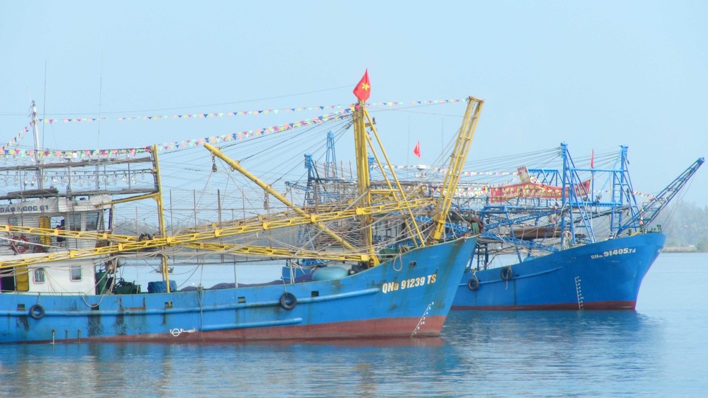 Chưa liên lạc được với tàu cá QNa 90859 TS cùng 50 ngư dân mất liên lạc trên biển - Ảnh 1. Chưa liên lạc được với tàu cá QNa 90859 TS cùng 50 ngư dân mất liên lạc trên biển - Ảnh 1.