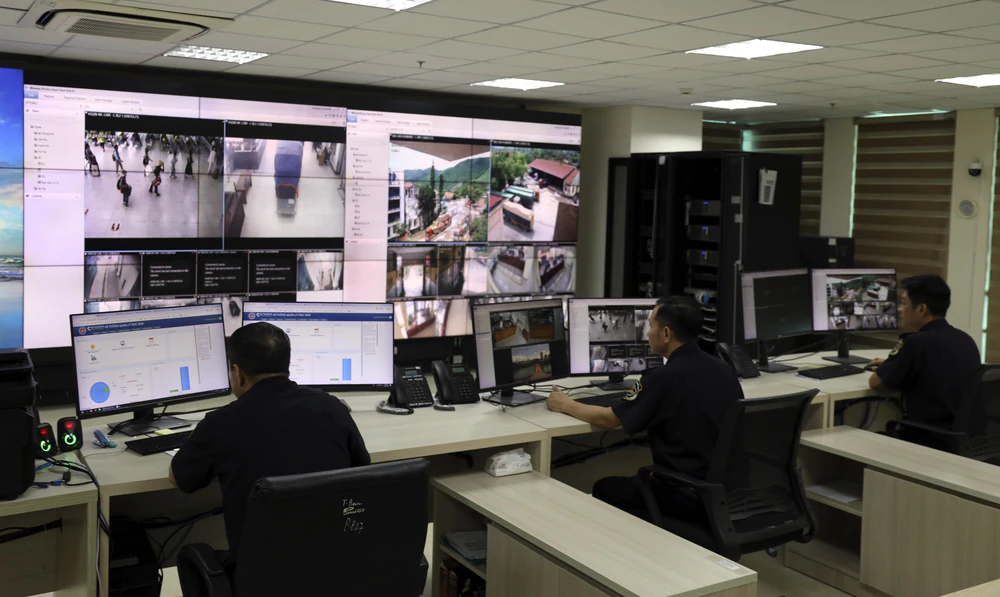Phiên họp thứ 5, Ủy ban Thường vụ Quốc hội: Tháo gỡ điểm nghẽn trong lĩnh vực công nghiệp và thương mại, bảo vệ người tiêu dùng - Ảnh 3. Phiên họp thứ 5, Ủy ban Thường vụ Quốc hội: Tháo gỡ điểm nghẽn trong lĩnh vực công nghiệp và thương mại, bảo vệ người tiêu dùng - Ảnh 3.