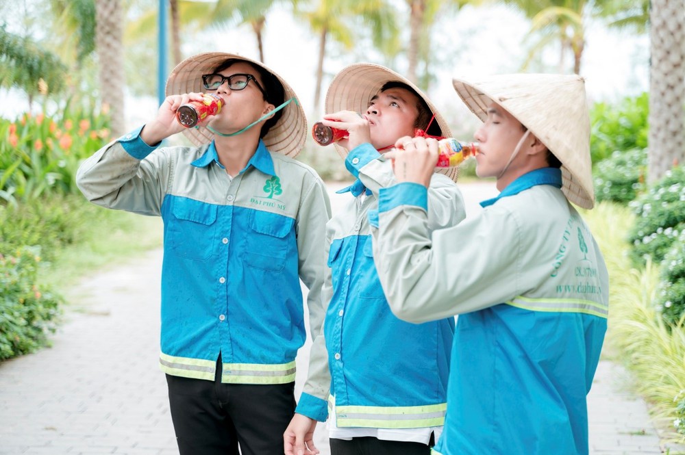 Niềm vui 50 triệu đồng đến với nữ công nhân sau một lần xé nhãn chai nước - Ảnh 5. Niềm vui 50 triệu đồng đến với nữ công nhân sau một lần xé nhãn chai nước - Ảnh 5.