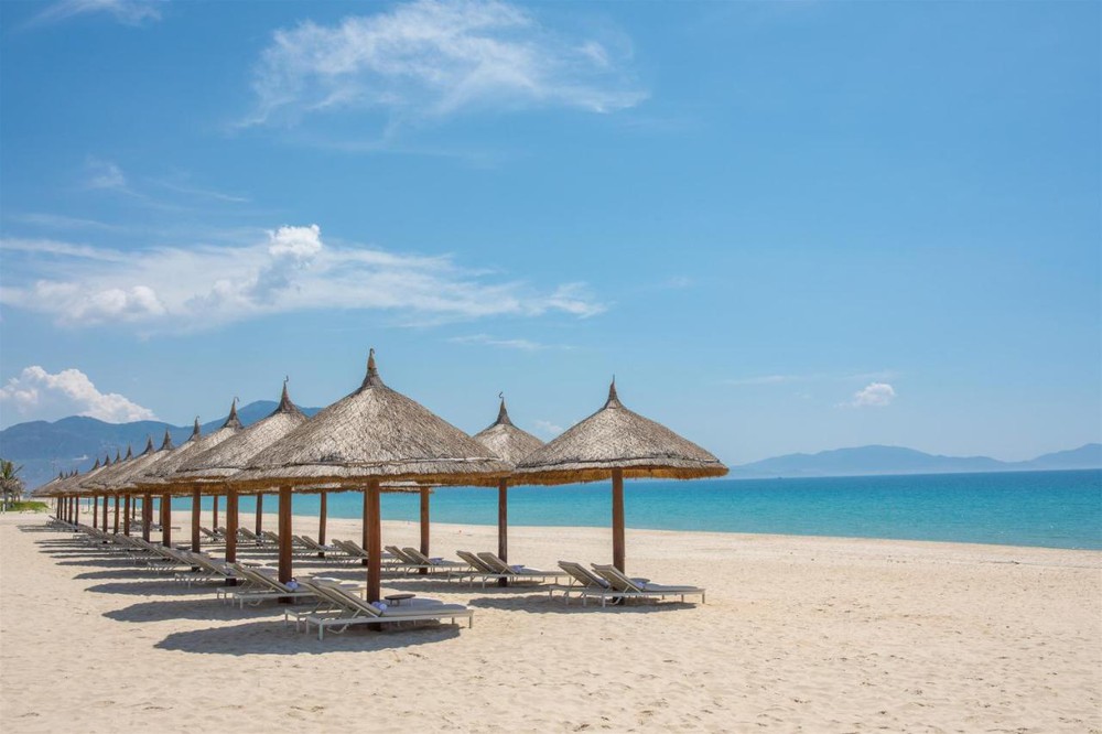 Lướt ván trên biển - bộ môn thể thao đáng trải nghiệm khi ghé thăm Bãi Dài - Ảnh 4. Lướt ván trên biển - bộ môn thể thao đáng trải nghiệm khi ghé thăm Bãi Dài - Ảnh 4.