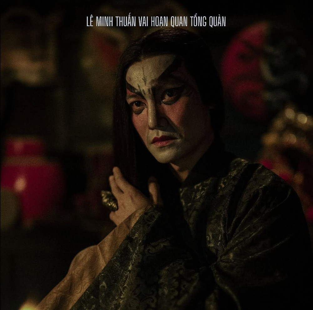 Lê Minh Thuấn kể chuyện hóa thân thành Hoàng Tổng Quản trong “Hộ Linh Tráng Sĩ” - Ảnh 8. Lê Minh Thuấn kể chuyện hóa thân thành Hoàng Tổng Quản trong “Hộ Linh Tráng Sĩ” - Ảnh 8.