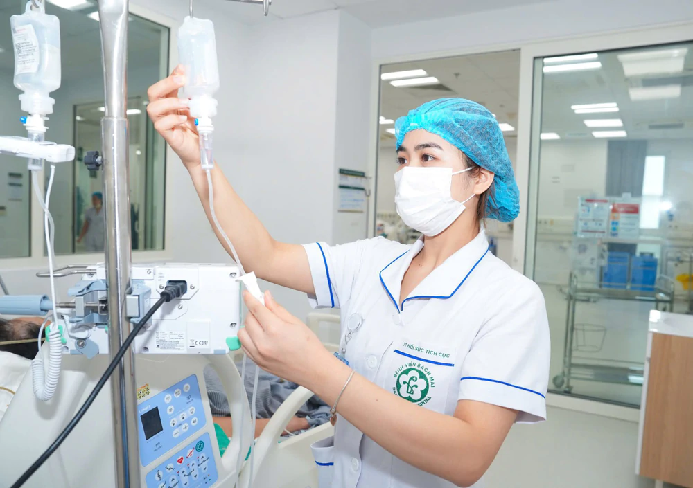 Bệnh viện Bạch Mai trực cấp cứu 24/24 giờ, mở cửa khám bệnh xuyên kỳ nghỉ lễ 2/9 - Ảnh 1. Bệnh viện Bạch Mai trực cấp cứu 24/24 giờ, mở cửa khám bệnh xuyên kỳ nghỉ lễ 2/9 - Ảnh 1.