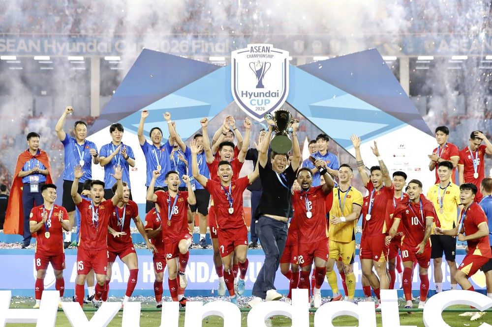HLV Kim Sang Sik: 'Tôi muốn cùng đội tuyển Việt Nam dự World Cup - Ảnh 1. HLV Kim Sang Sik: 'Tôi muốn cùng đội tuyển Việt Nam dự World Cup - Ảnh 1.