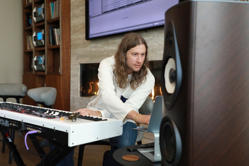 (Bài đăng dịp 2/9) Ludwig Göransson hé lộ cuộc hành trình âm nhạc kỳ lạ trong bom tấn "The Odyssey" - Ảnh 2.