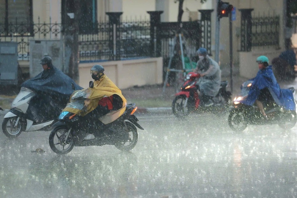 Dự báo thời tiết ngày 29/8: Bắc Bộ và từ Thanh Hóa đến Hà Tĩnh cục bộ có nơi mưa to trên 80mm - Ảnh 1.