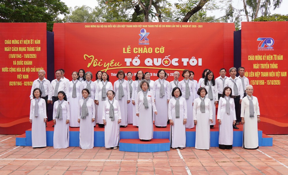 Khơi dậy tinh thần yêu nước qua Lễ chào cờ "Tôi yêu Tổ quốc tôi" - Ảnh 5.