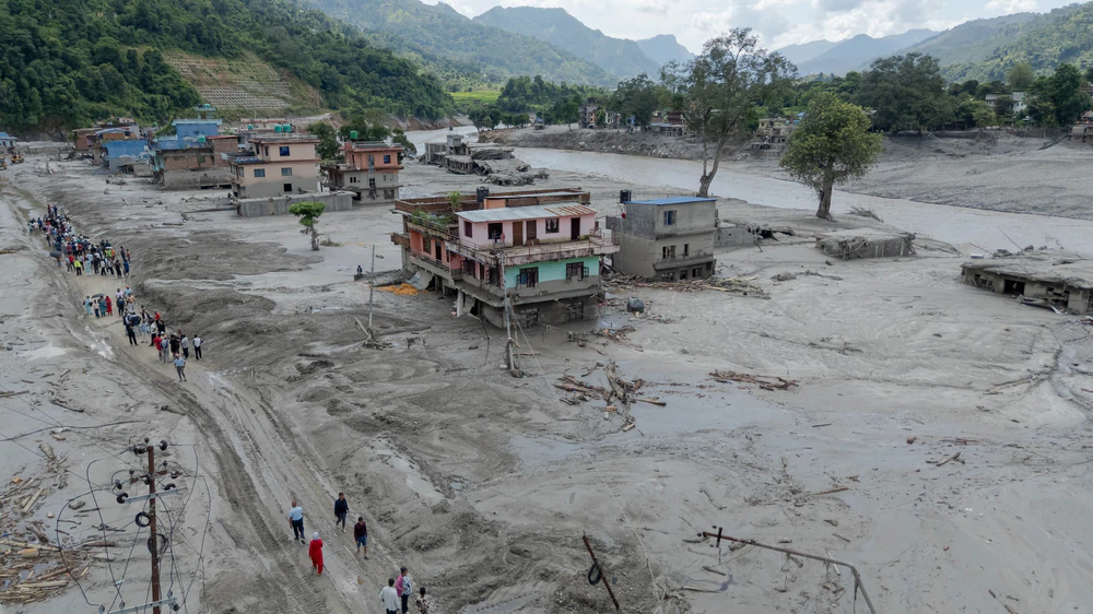 Nepal, Trung Quốc: Thương vong tiếp tục tăng sau thảm họa lũ quét - Ảnh 3. Nepal, Trung Quốc: Thương vong tiếp tục tăng sau thảm họa lũ quét - Ảnh 3.