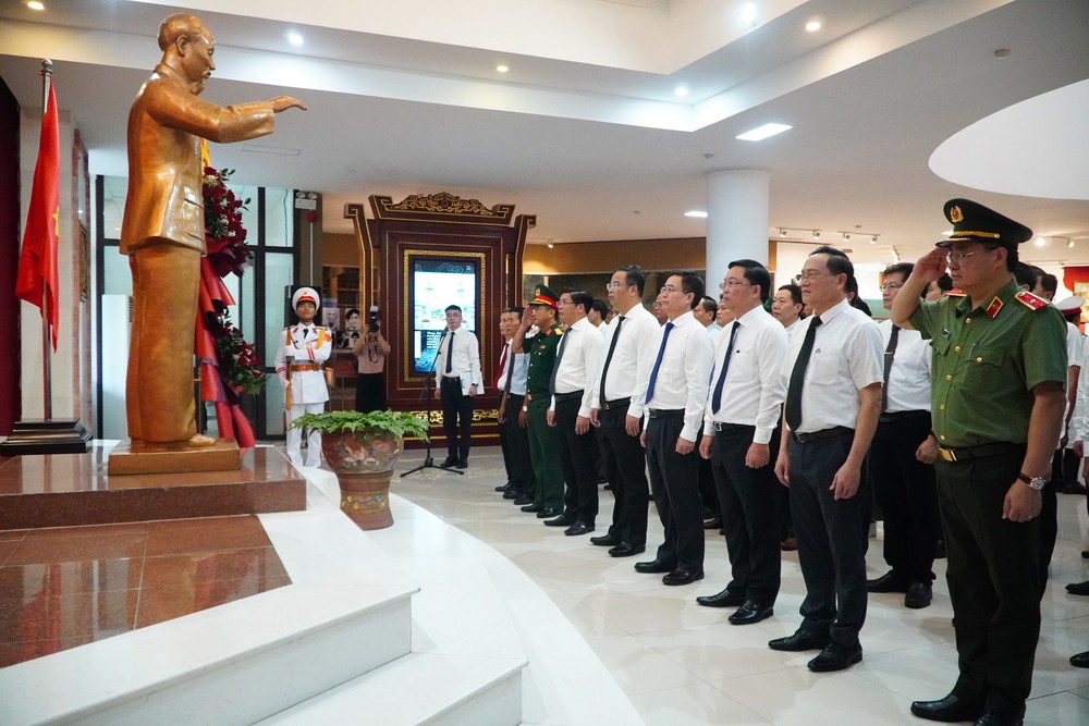 Tái hiện những dấu mốc lịch sử năm 1946 gắn với Chủ tịch Hồ Chí Minh - Ảnh 1. Tái hiện những dấu mốc lịch sử năm 1946 gắn với Chủ tịch Hồ Chí Minh - Ảnh 1.
