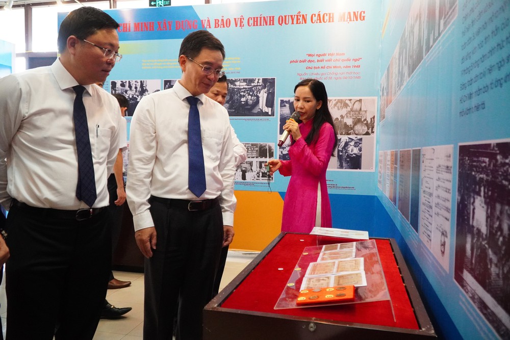 Tái hiện những dấu mốc lịch sử năm 1946 gắn với Chủ tịch Hồ Chí Minh - Ảnh 5. Tái hiện những dấu mốc lịch sử năm 1946 gắn với Chủ tịch Hồ Chí Minh - Ảnh 5.